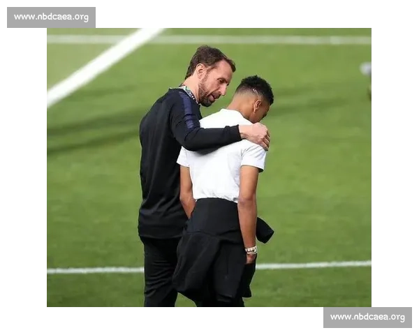 索斯盖特自荐波兰遭拒？年薪过高成拦路虎