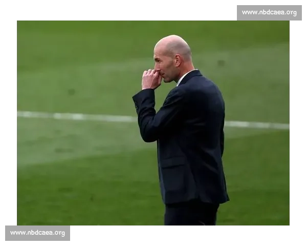 费内巴切 24 小时定新帅：齐达内与泰尔齐奇的豪门抉择